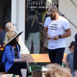 Megan Fox junto a Brian Austin Green en el parque