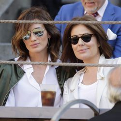 Nieves Álvarez y Nuria González en la corrida de la Beneficencia 2016