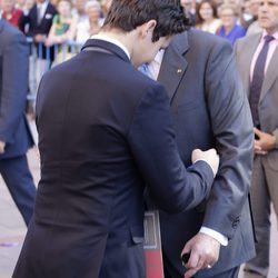 Froilán abraza al Rey Juan Carlos en la corrida de la Beneficencia 2016