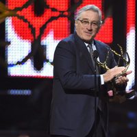 Robert De Niro galardonado en la gala de los Guys Choice 2016