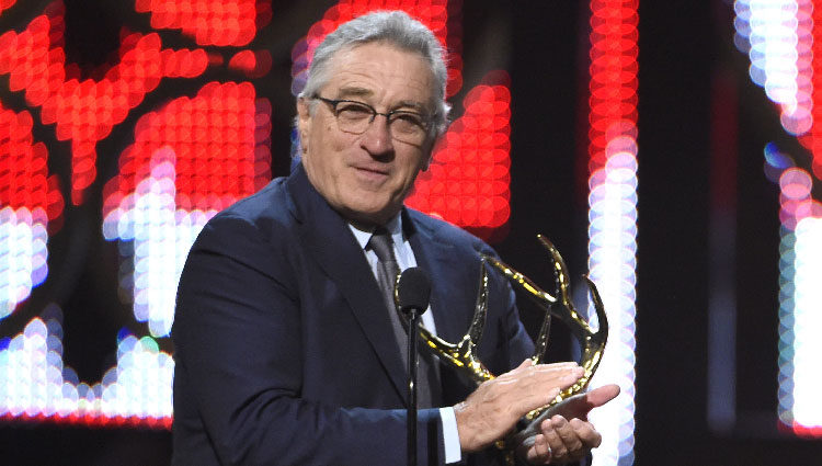 Robert De Niro galardonado en la gala de los Guys Choice 2016