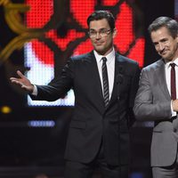 Matt Bomer y Dermot Mulroney en la gala de los Guys Choice 2016