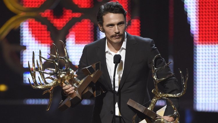 James Franco galardonado en la gala de los Guys Choice 2016