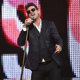 Robin Thicke en la gala de los Guys Choice 2016