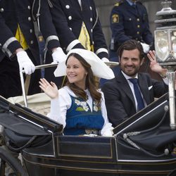 Carlos Felipe de Suecia y Sofia Hellqvist en el Día Nacional de Suecia 2016