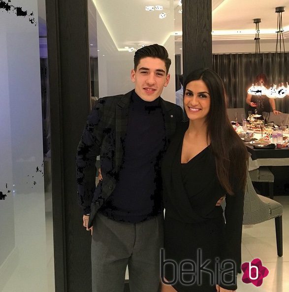 Héctor Bellerín y su novia Berta Requeno