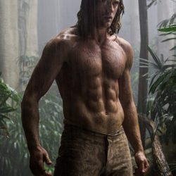 Alexander Skarsgard con el torso desnudo en 'La Leyenda de Tarzán'