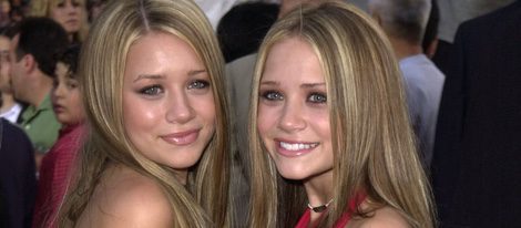  Ashley y Mary-Kate Olsen en el estreno de 'Hora punta 2' en 2001