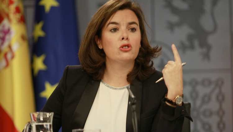 Soraya Sáenz de Santamaría durante una rueda de prensa en el Palacio de la Moncloa