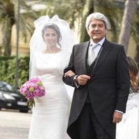 José Verdasco y su hija Sara instantes antes de entrar a la iglesia