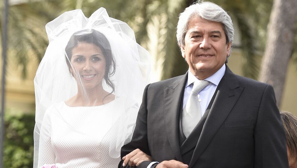 José Verdasco y su hija Sara instantes antes de entrar a la iglesia