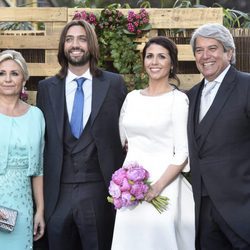 Olga Carmona y José Verdasco junto a los novios Juan Carmona y Sara Verdasco