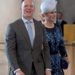 Mike Tindall y Zara Phillips en la misa por el 90 cumpleaños de la Reina Isabel