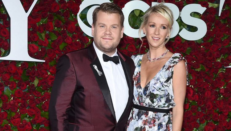 James Corden y Julia Carey en los Premios Tony 2016