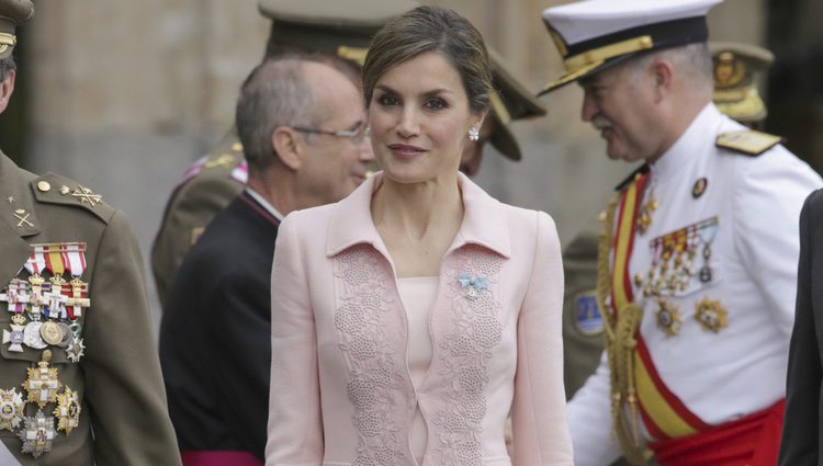 La Reina Letizia en la entrega de la Bandera Nacional en Salamanca