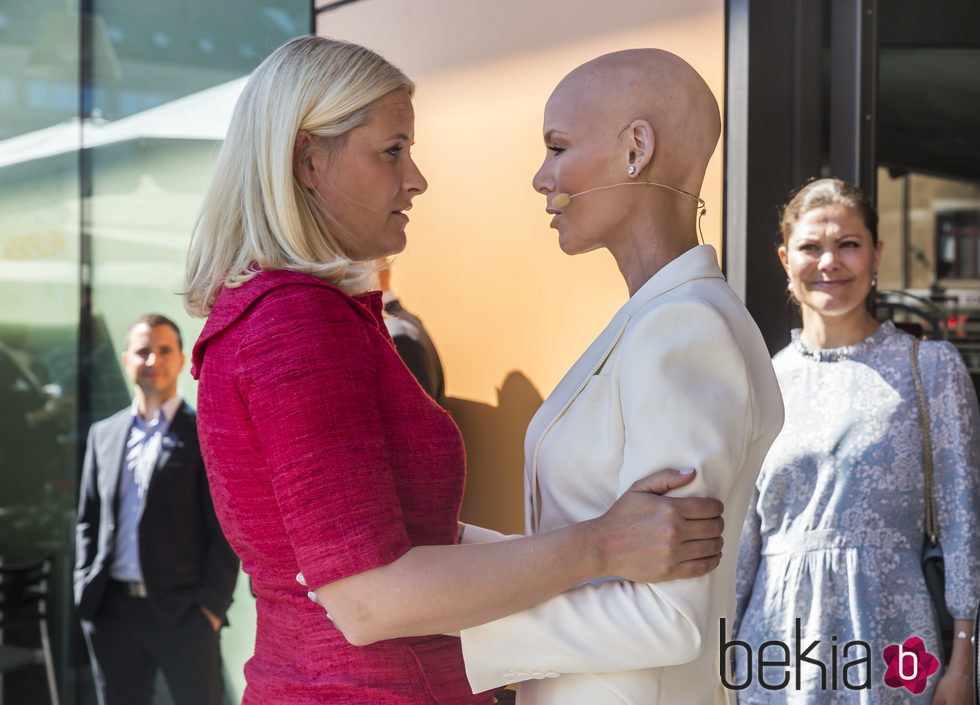 Mette Marit de Noruega y Gunhild Stordalen en el Foro de Alimentación de Estocolmo 