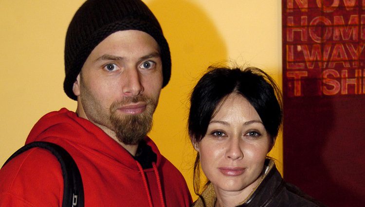 Shannen Doherty y Rick Salomon en Gagosian Gallery en Beverly Hills