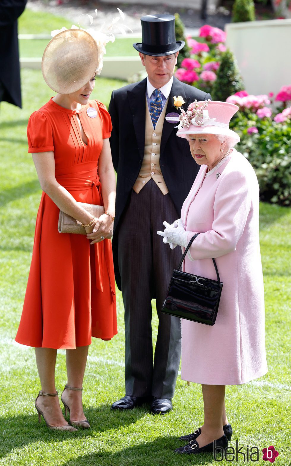 Mary de Dinamarca con la Reina Isabel y el Príncipe Eduardo en Ascot 2016