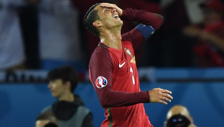 Cristiano Ronaldo desesperado por no marcar gol a Austria en la Eurocopa 2016