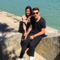 Héctor Bellerín con Berta Requeno en Isla de Ré durante la Eurocopa 2016