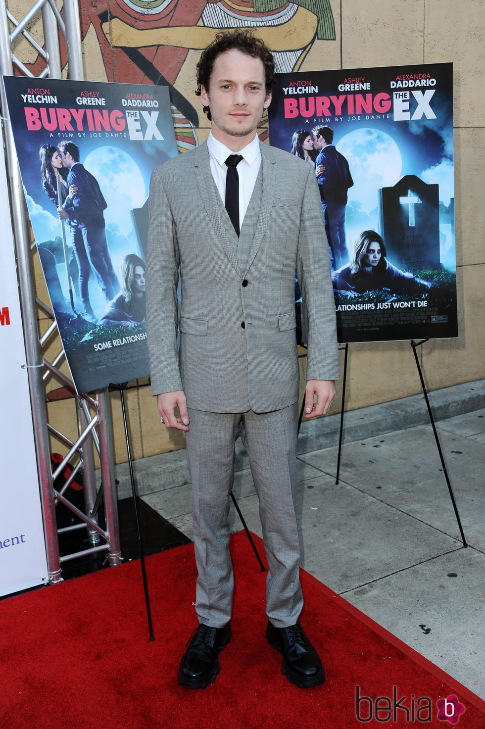 Anton Yelchin en el estreno de 'Enterrando a tu ex' en Los Angeles