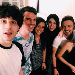 Los actores de 'FoQ' Javier Calvo, Angy, Gonzalo Ramos, Sandra Blázquez, Adam Jezierski y Leonor Martín se reencuentran