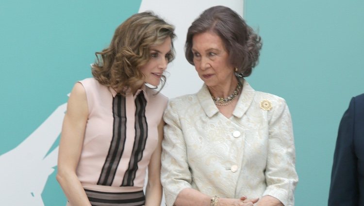 La Reina Letizia y la Reina Sofía en el 30 aniversario de la FAD