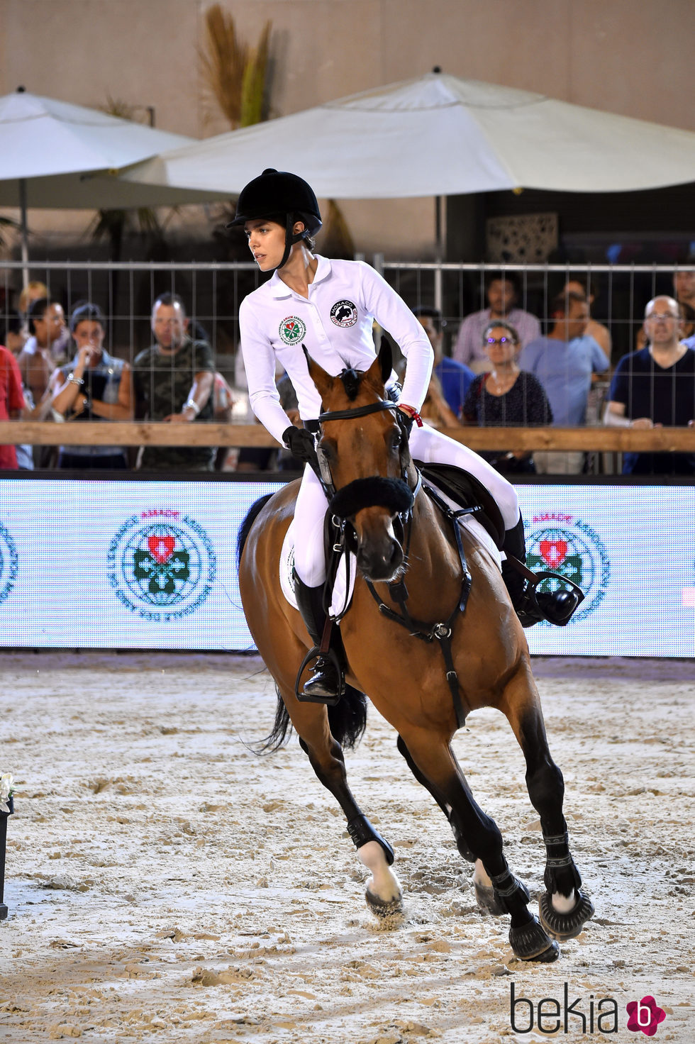 Carlota Casiraghi compitiendo en el concurso de saltos de Monte-Carlo 2016