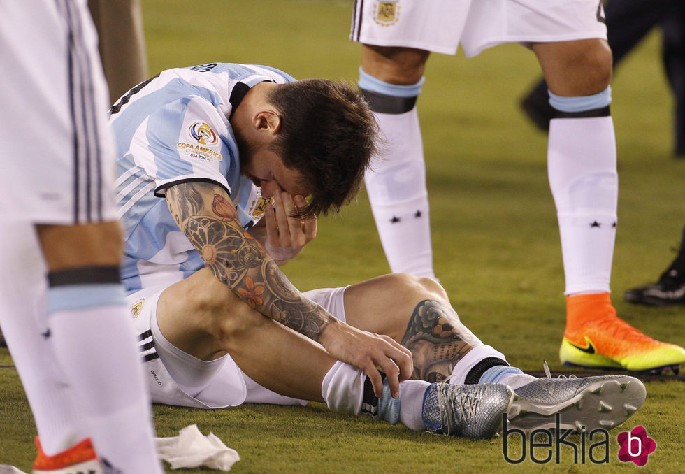 Leo Messi llorando tras fallar un penalti en la Copa América 2016