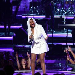 Jennifer Hudson durante su actuación en los BET Awards 2016