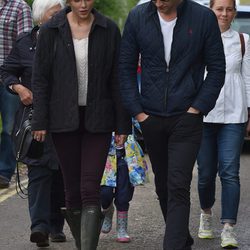 Taylor Swift y Tom Hiddleston paseando por Suffolk