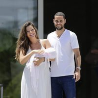 Malena Costa y Mario Suárez presentan a su hija Matilda