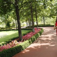 La Reina Letizia y Michelle Obama pasean por La Zarzuela