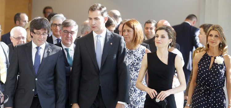 Los Reyes y Carles Puigdemont en los Premios Princesa de Girona