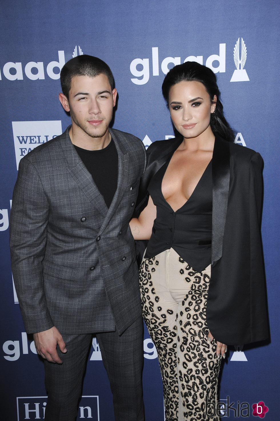 Nick Jonas y Demi Lovato en los premios GLAAD 2016