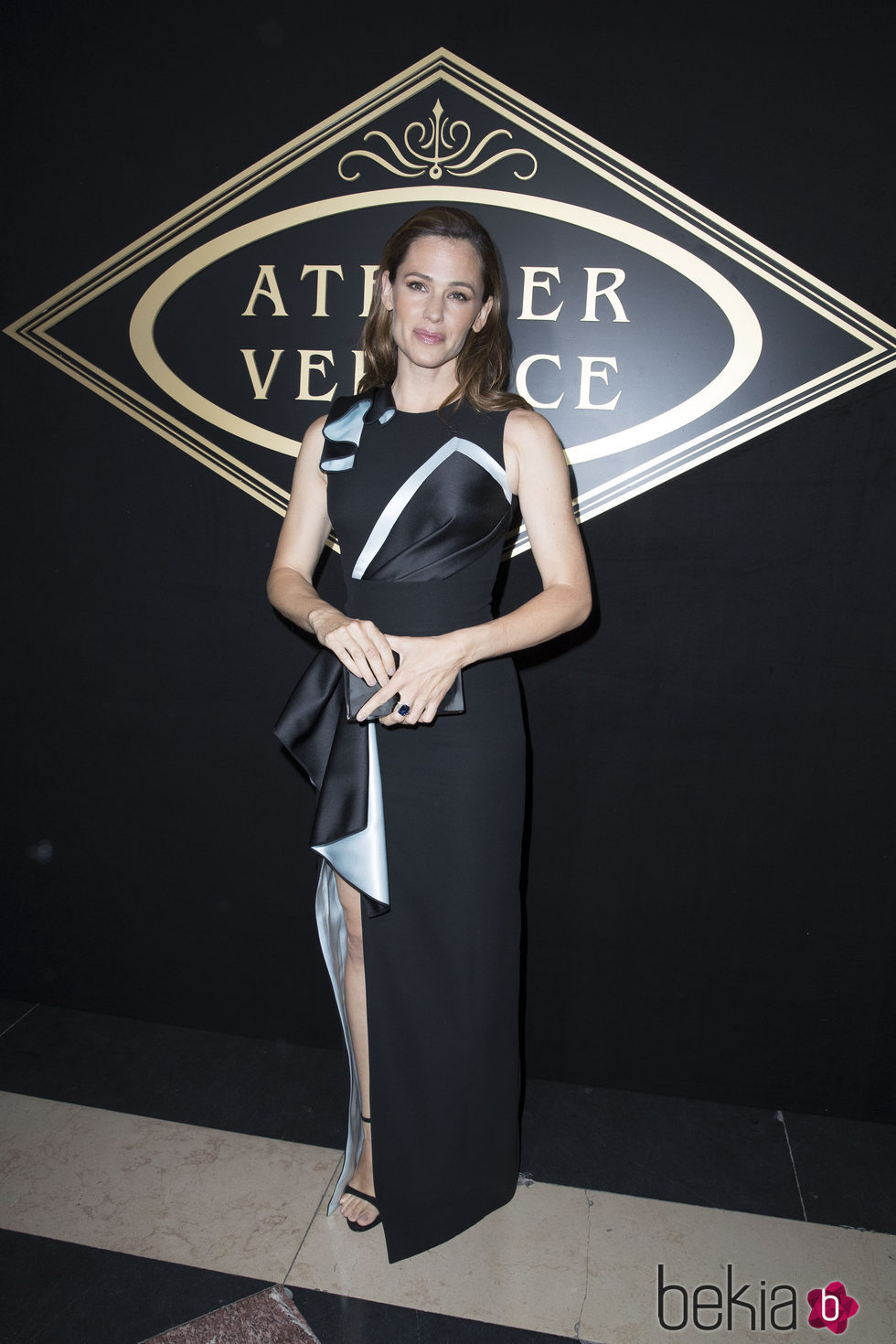 Jennifer Garner en el front row durante el desfile de Versace Otoño/ Invierno 2016/2017 en París