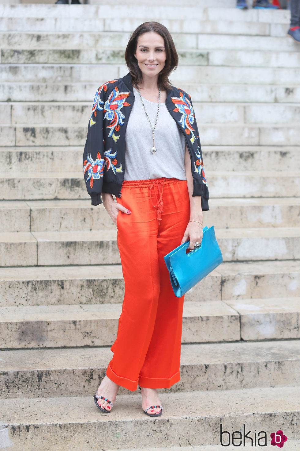 Adriana Abascal en el front row durante el desfile de Versace Otoño/ Invierno 2016/2017 en París