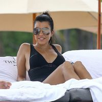 Kourtney Kardashian disfrutando de sus vacaciones en Miami