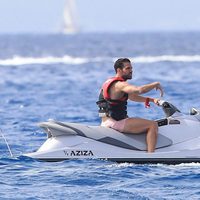 Cesc Fábregas en una moto acuática en Ibiza