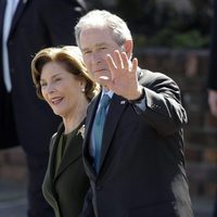 George W. Bush and Laura Lane durante el 50º aniversario de '¿Bloody Sunday?'