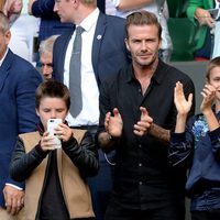 David Beckham con sus hijos Romeo y Cruz en Wimbledon 2016