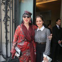 Rossy de Palma e Hiba Abouk asisten a la Fahion Week de París 2016