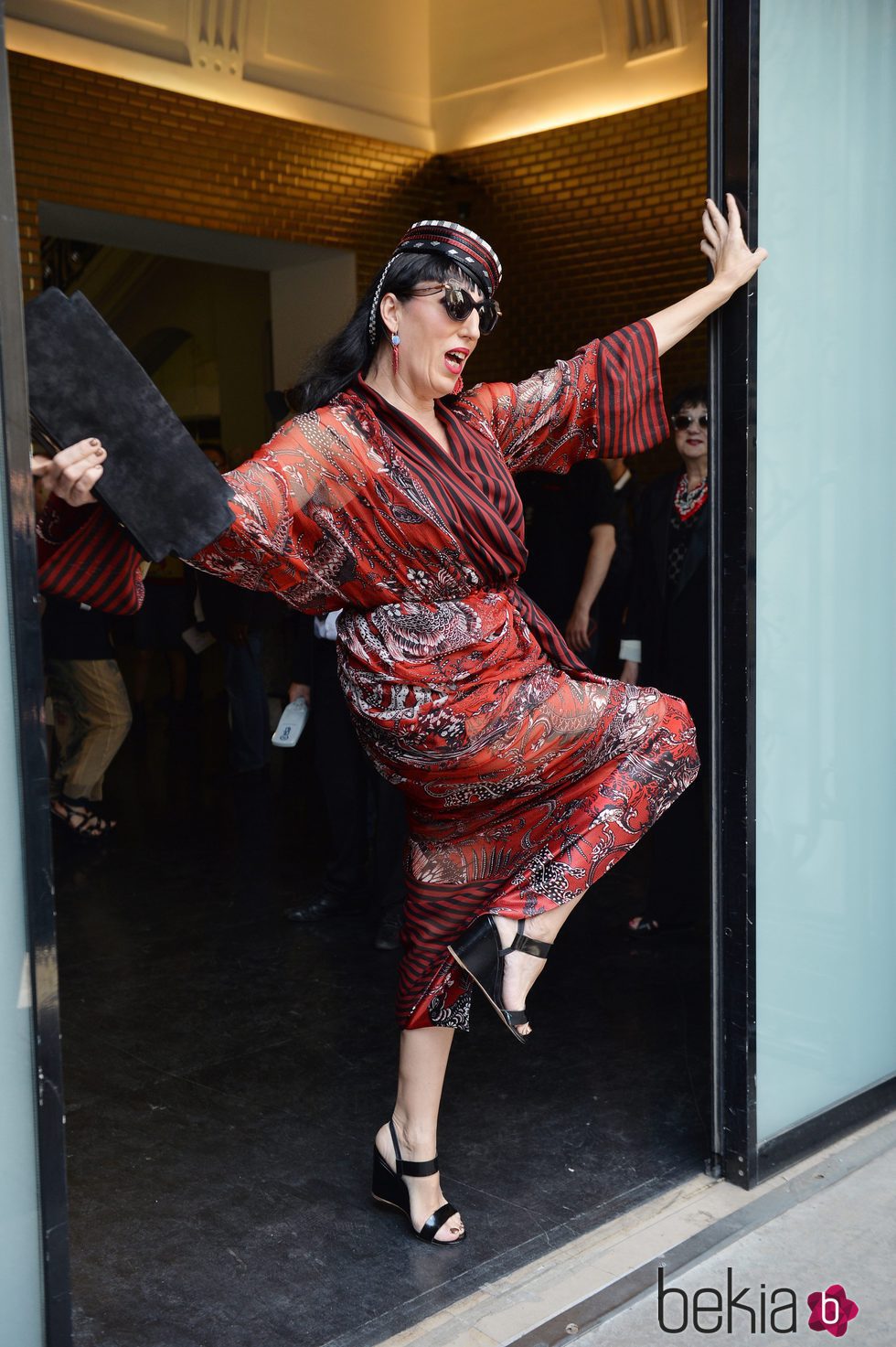 Rossy de Palma divirtiéndose en la Fashion Week de París 2016