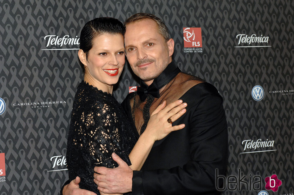 Miguel Bosé y su sobrina Bimba Bosé en la Gala contra el Sida de 2010