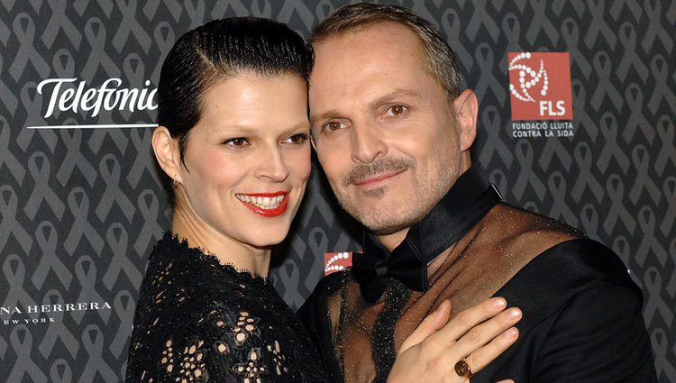 Miguel Bosé y su sobrina Bimba Bosé en la Gala contra el Sida de 2010