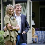 Los Reyes Guillermo y Máxima de Holanda en su posado de verano de 2016