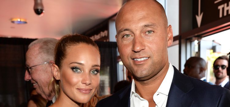 Hannah Davis con Derek Jeter durante 'The 2015 ESPYS' en el teatro Microsoft