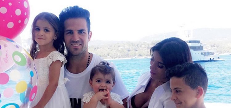 Capri celebrando su primer cumpleaños en Ibiza con Cesc Fábregas, Daniella Semaan y sus hermanos Lia y Joseph