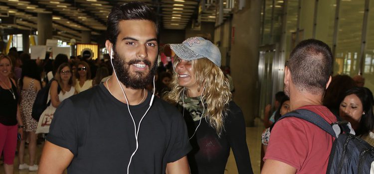 Suso a su llegada a Madrid para la final de 'Supervivientes 2016'