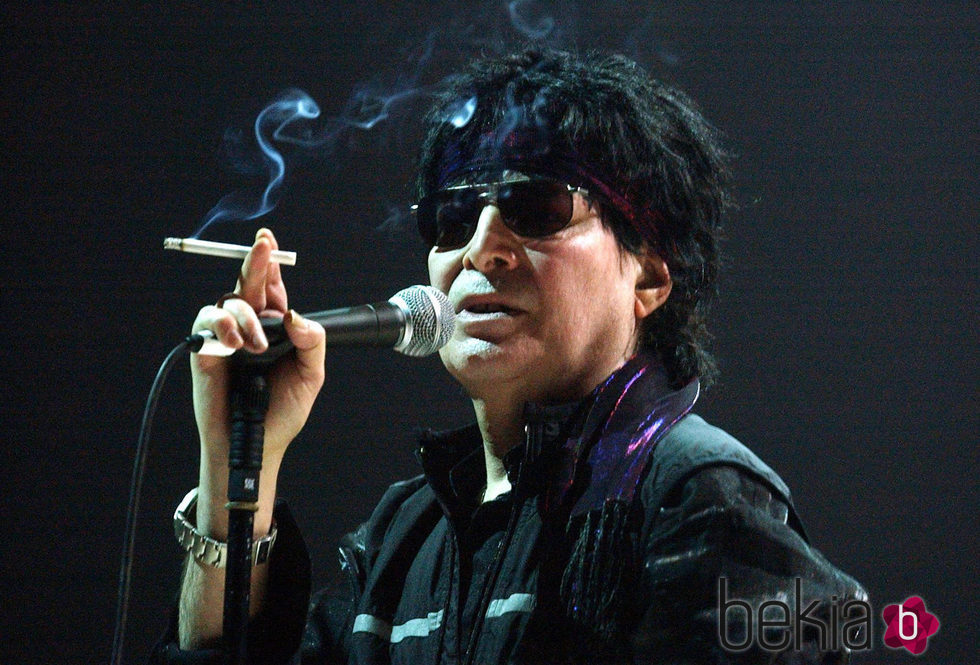 Alan Vega durante su actuación en el festival IDEAL en 2004